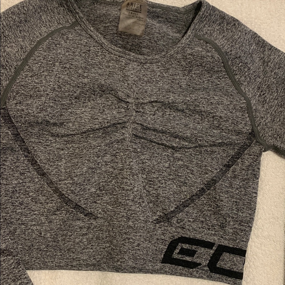 ✨2/$15✨ echt arise scrunch long sleeve workout top! Like new - Picture 3 of 5